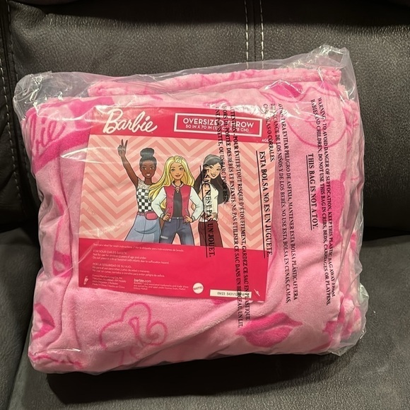 NWT! BARBIE Barbie Doll PINK 1959 PLUSH OVERSIZED 50X 70 Throw Blanket - Picture 9 of 9